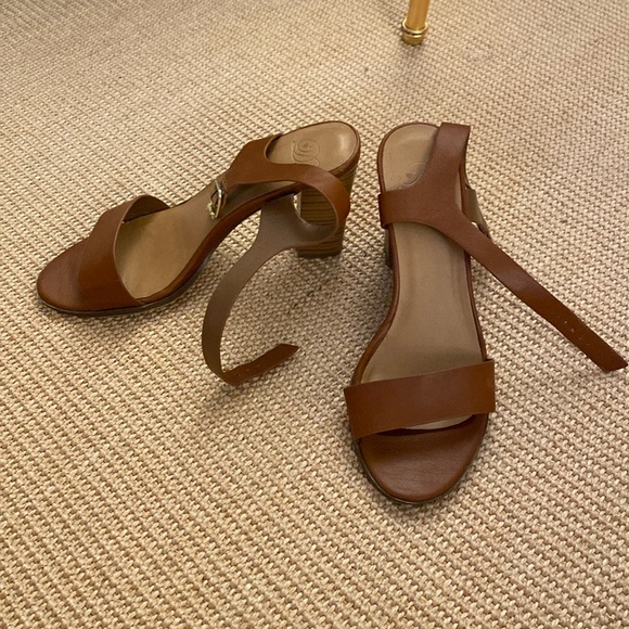 Heeled sandals - Picture 1 of 6